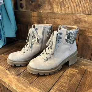 Universal Thread Combat Boots